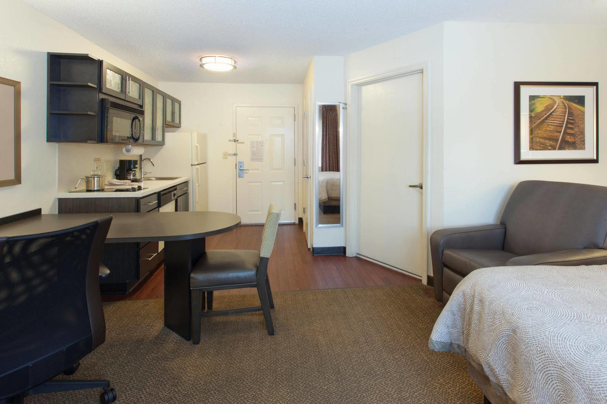 Sonesta Simply Suites Columbus Airport Gahanna Zewnętrze zdjęcie